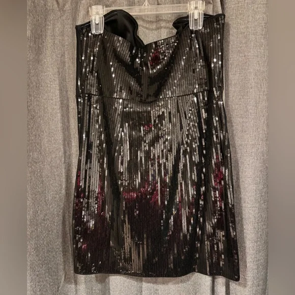 One once black, sweetheart, neck sequence party dress - Picture 4 of 4